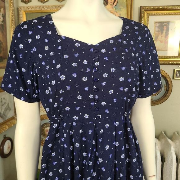 Vintage Dress - Picture 2 of 6